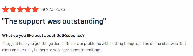 GetResponse customer support interface showing 24/7 live chat availability and multilingual assistance options