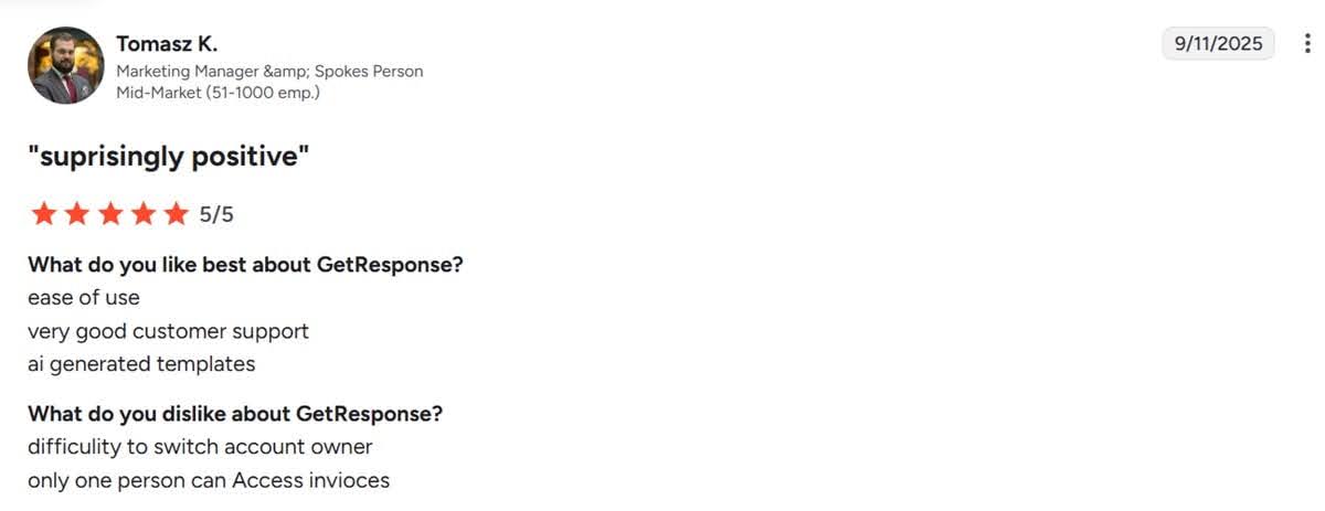 Customer review screenshot highlighting responsive customer support and helpful service team feedback