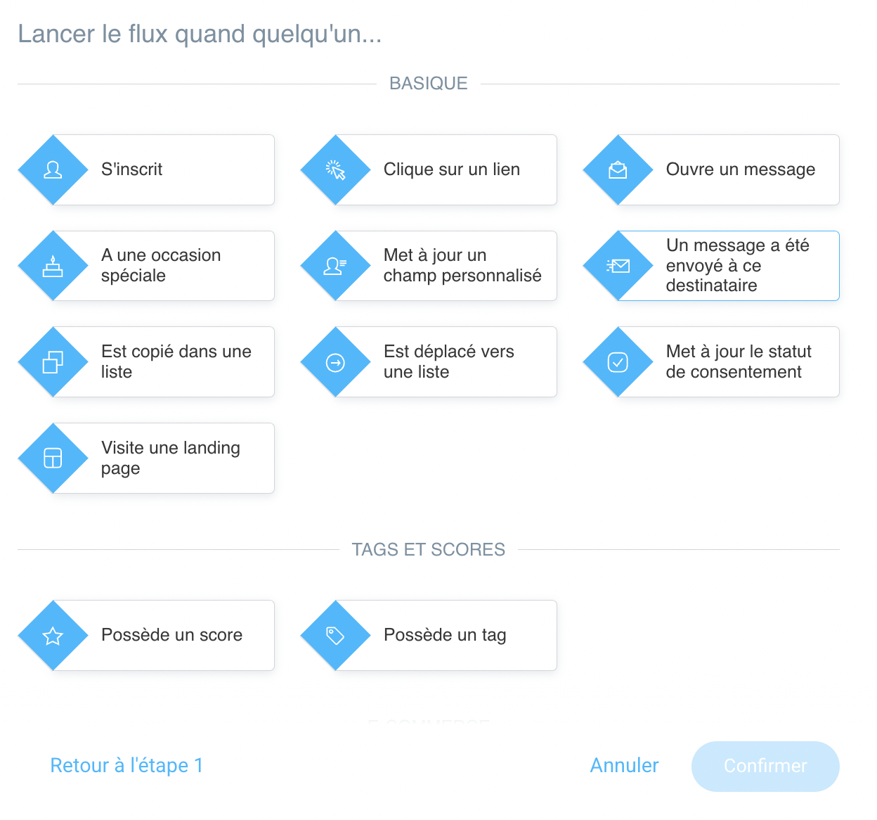 Options de déclencheurs d’automatisation de GetResponse, incluant l’inscription à la newsletter, les clics sur des liens, les visites de pages et le scoring des leads.