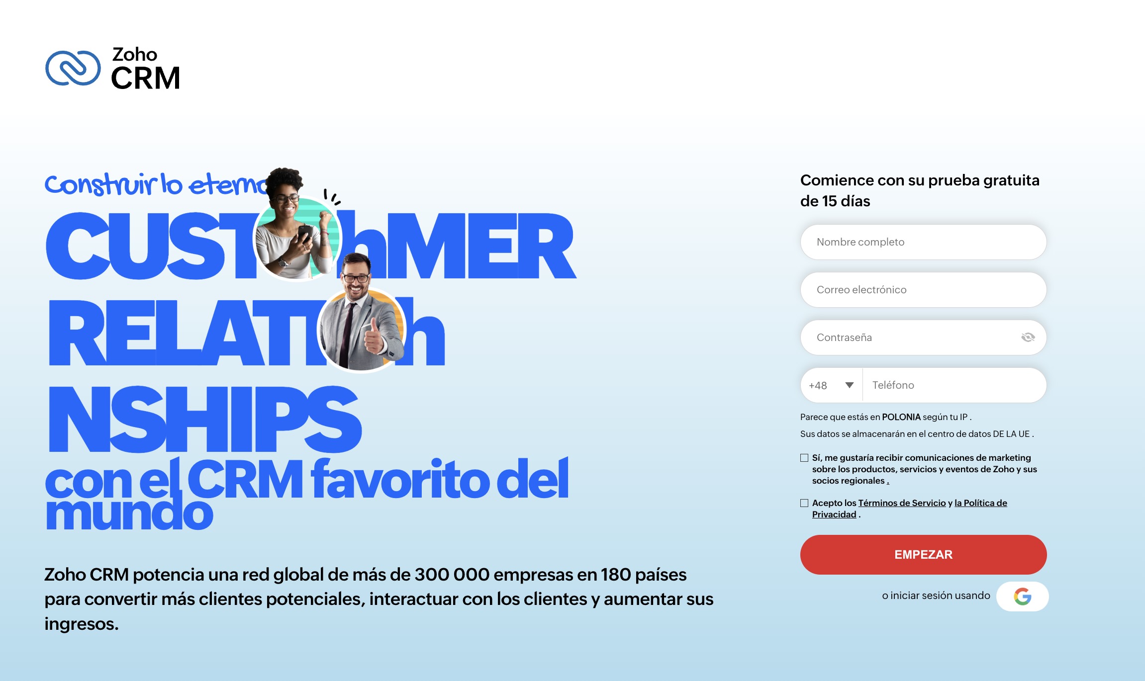 Landing page de Zoho CRM promocionando la gestión de relaciones con clientes, con un formulario de registro para una prueba gratuita de 15 días.
