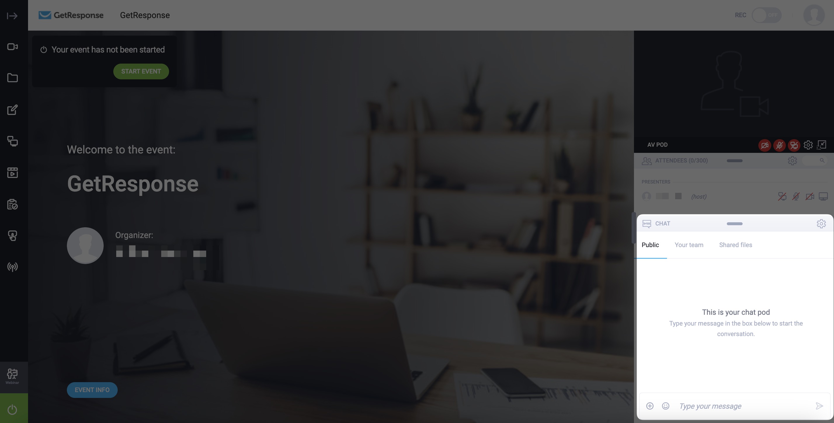 The image shows where you can find the chat in the webinar room