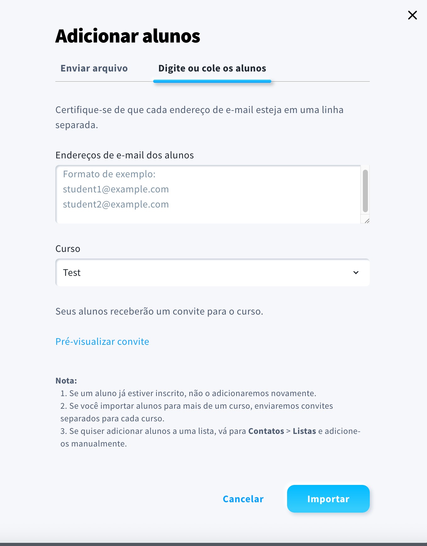 A imagem mostra como você pode inserir alunos digitando ou colando-os no campo apropriado.