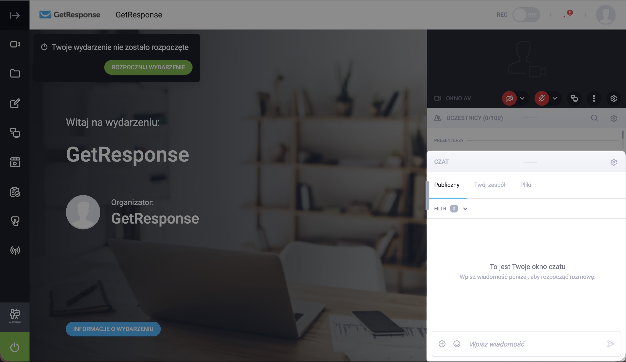 Zdjęcie pokazuje, gdzie możesz znaleźć okno czatu w pokoju webinarowym.