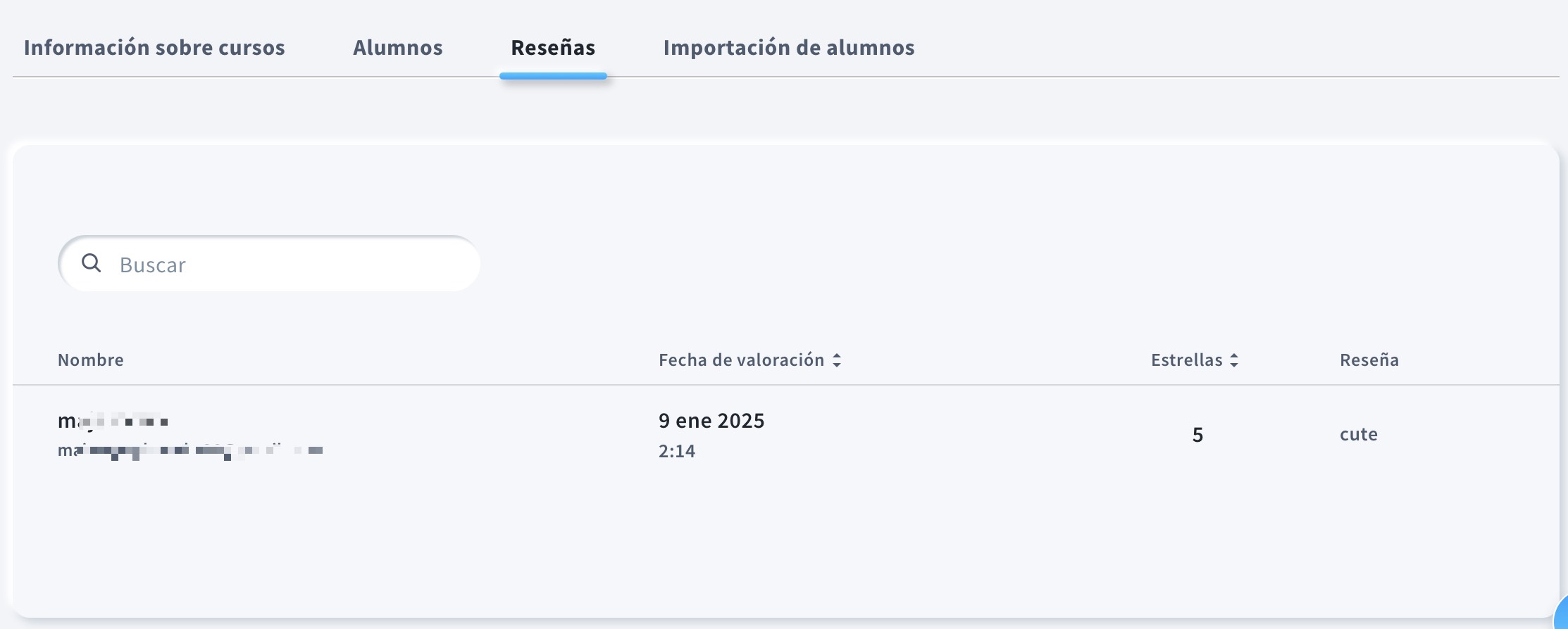 Reseñas en la pestaña de descripción general del curso.